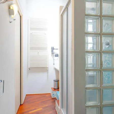 Palazzo Paesana: L'arte A Apartment