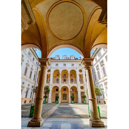 Palazzo Paesana: L'arte A *
