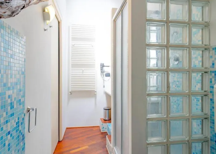 Palazzo Paesana: L'arte A Apartment