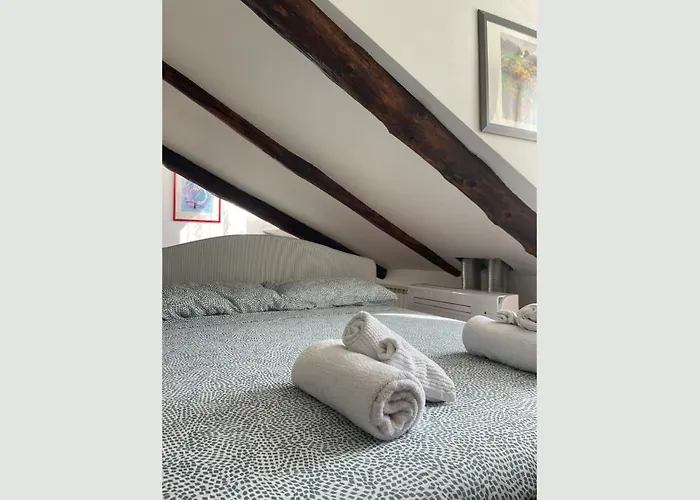 Palazzo Paesana: L'arte A Apartment