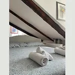 Palazzo Paesana: L'arte A Apartamento