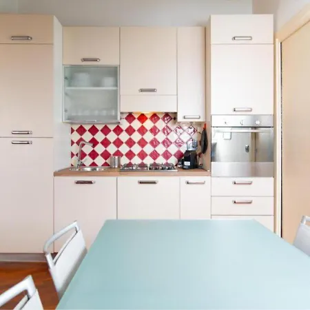 Palazzo Paesana: L'arte A Apartamento *
